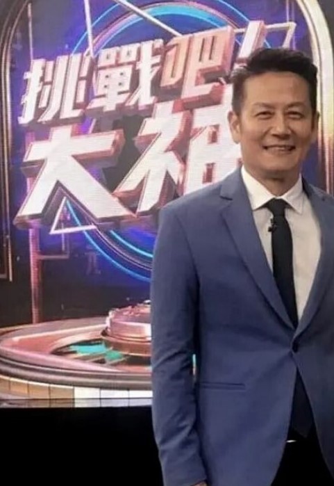 姐弟乱伦姐姐嘴.上拒.绝我但身体.却很诚.实还是被我.按在床上爆.操内射好爽超.大声 - 插Video